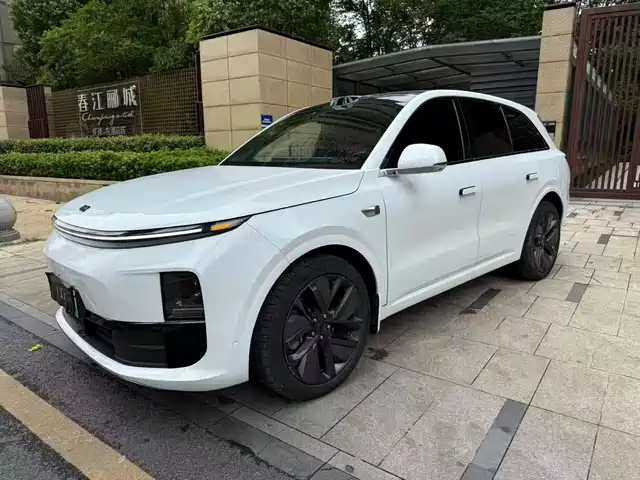 Li Auto L6
