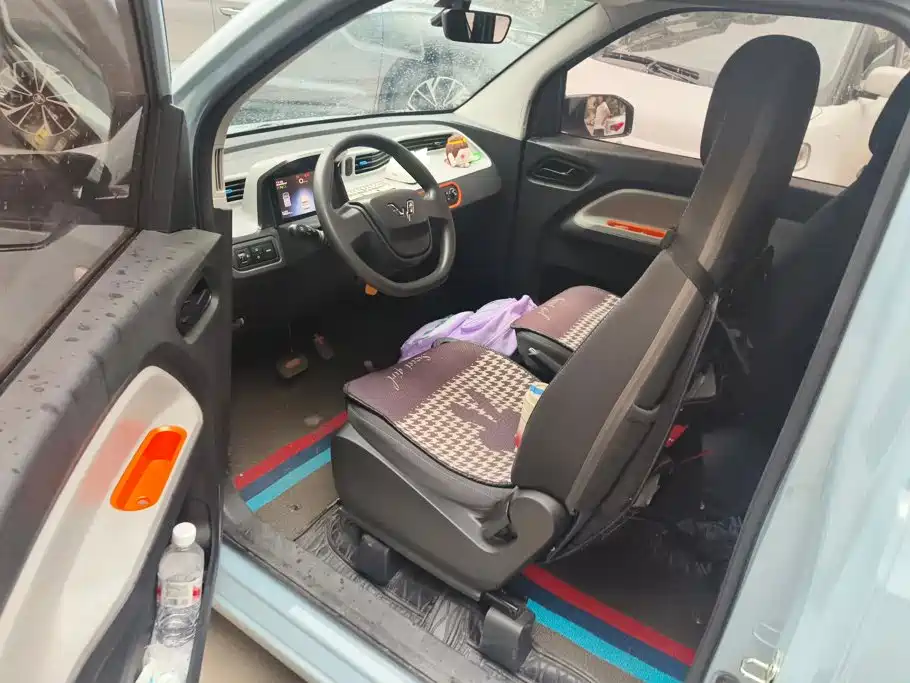 Wuling MINIEV — миниатюра 11