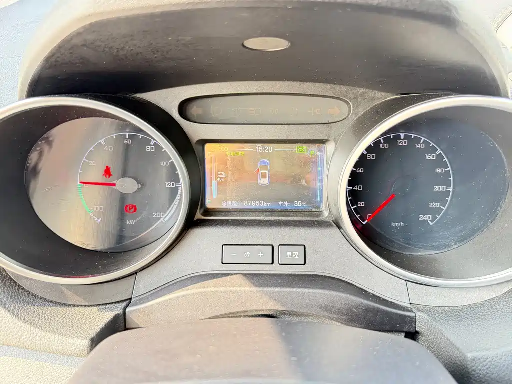 BYD Yuan EV — миниатюра 12