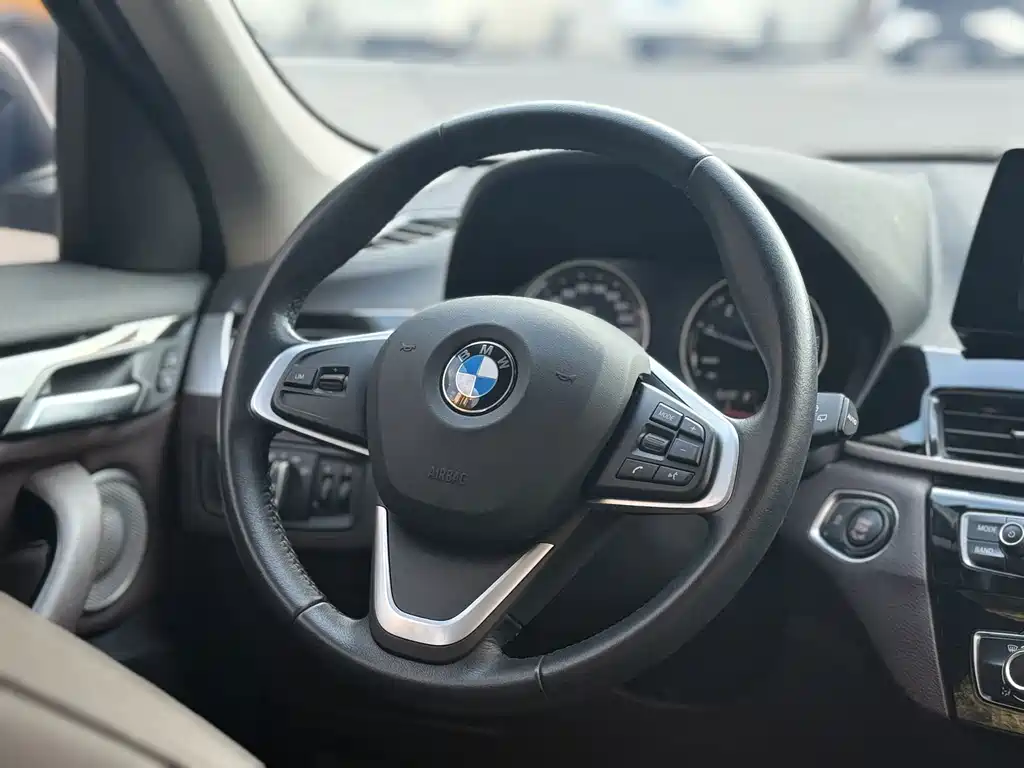 BMW X1 — миниатюра 6