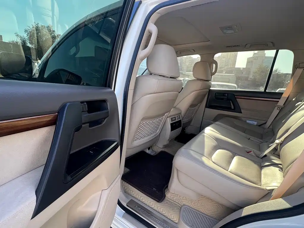 Toyota Land Cruiser — миниатюра 5
