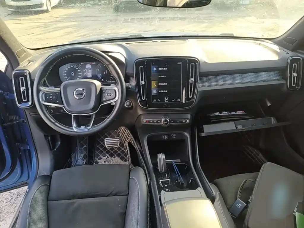 Volvo XC40 — миниатюра 10