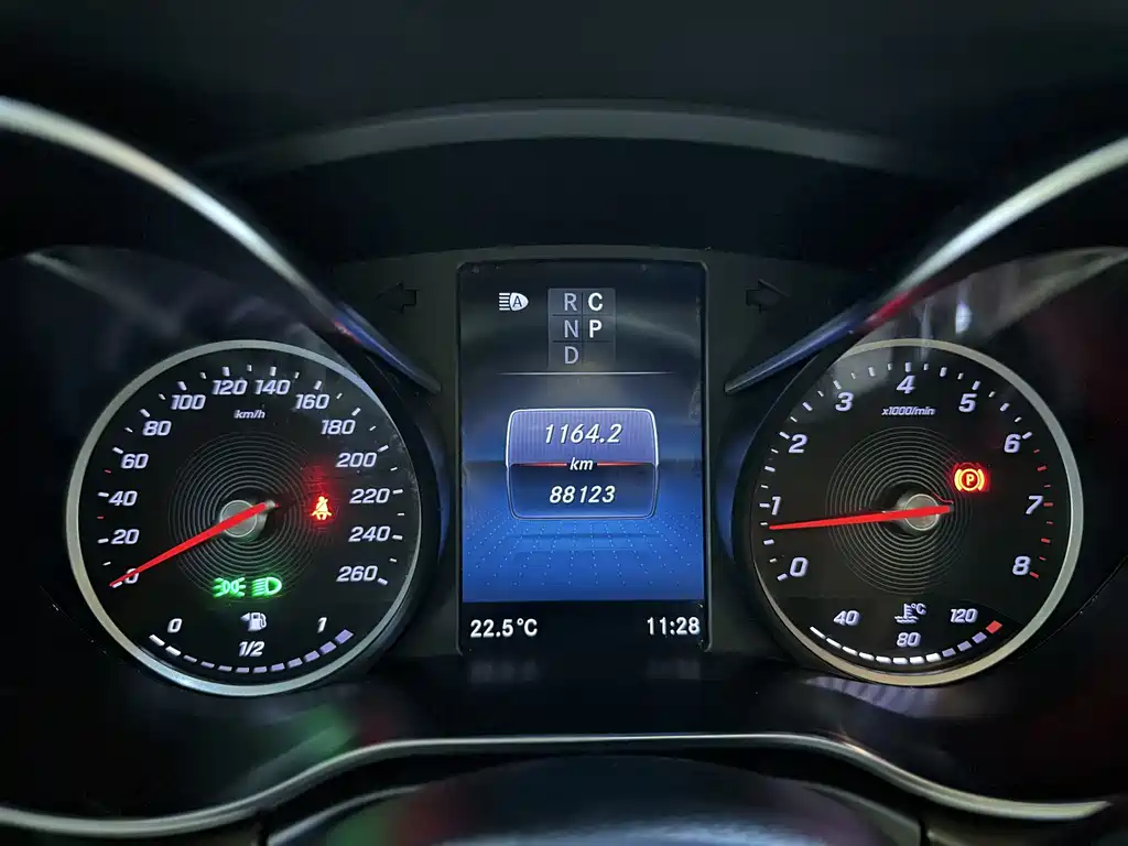 MERCEDES-BENZ V CLASS