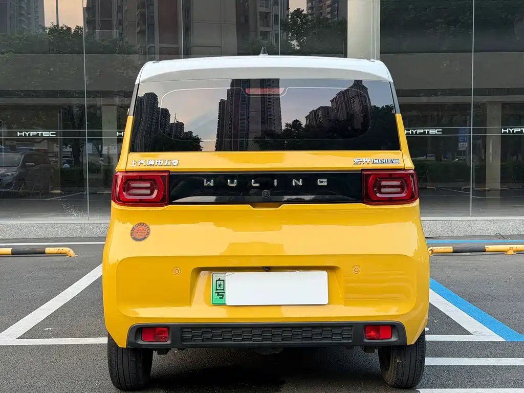 Wuling MINIEV — миниатюра 6