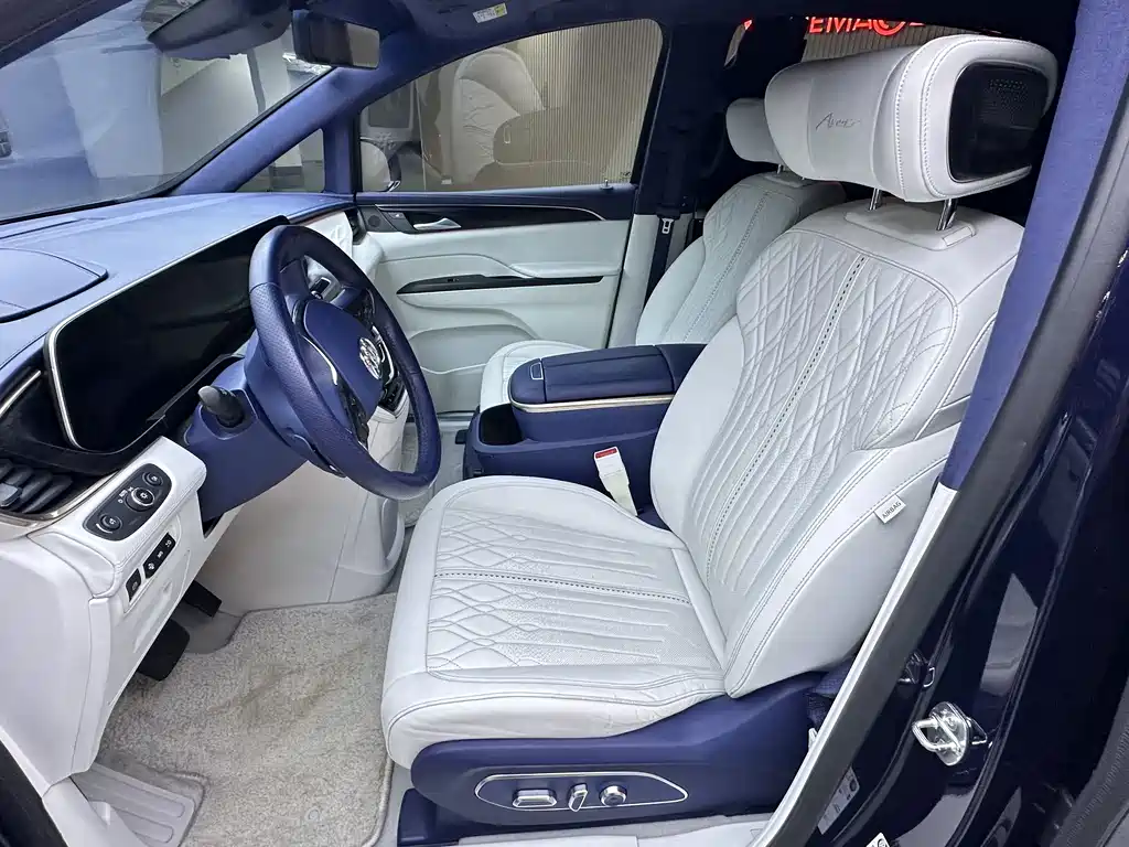 Buick GL8 — миниатюра 5