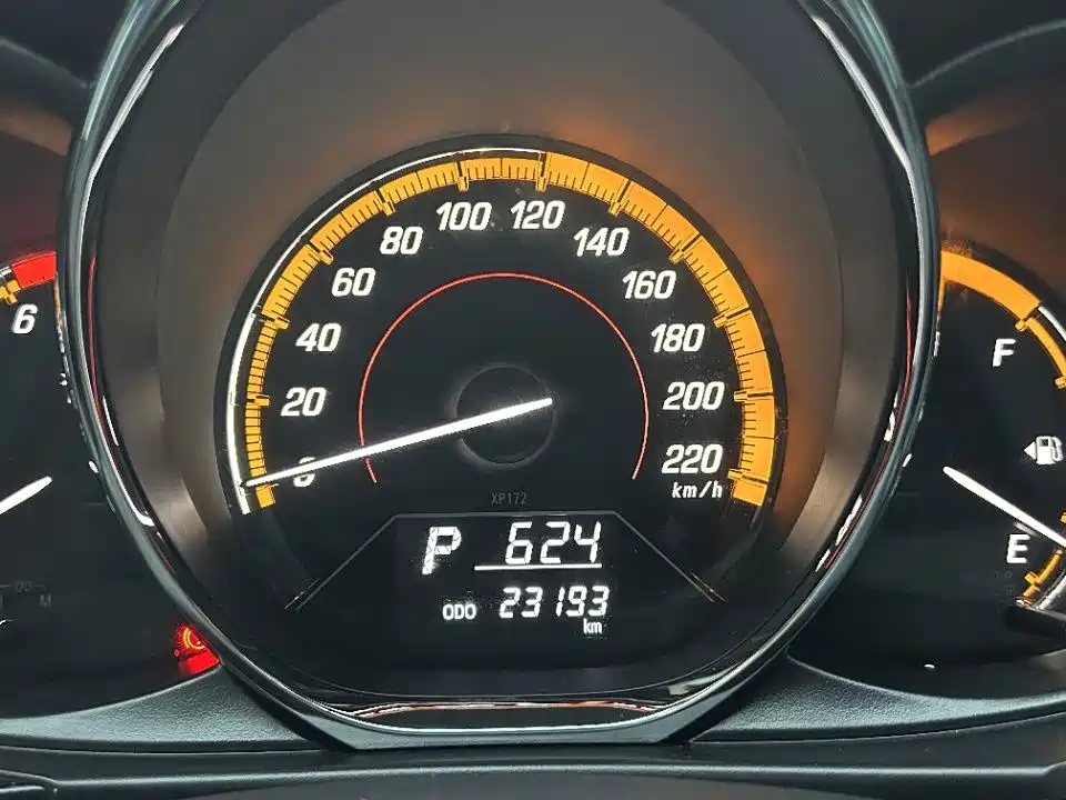 Toyota Yaris L — миниатюра 5