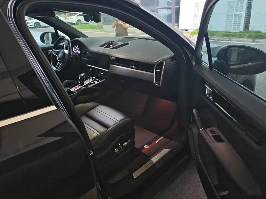 Porsche Cayenne — миниатюра 8