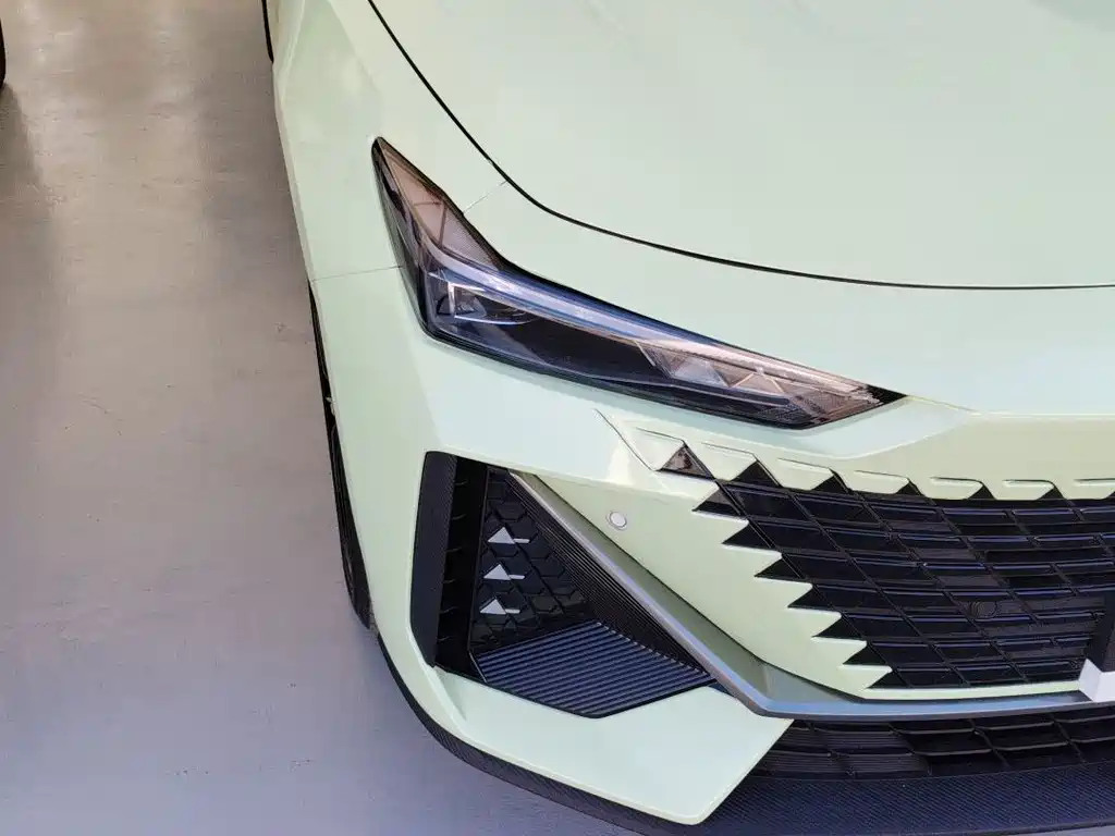 Changan UNI-V iDD — миниатюра 13