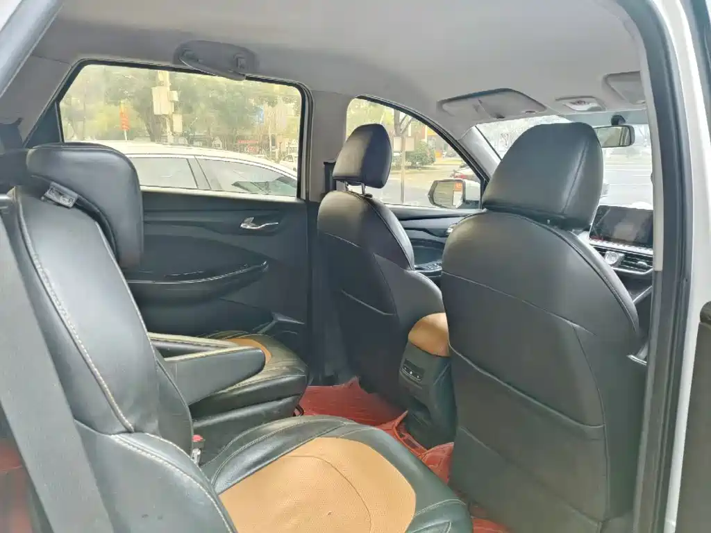 Wuling Hongguang S3 — миниатюра 9