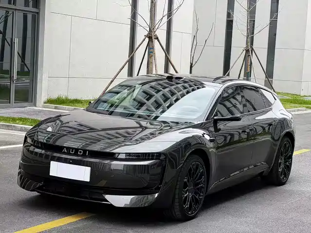 Audi E 5 Sportback 2026 quattro — фото 1