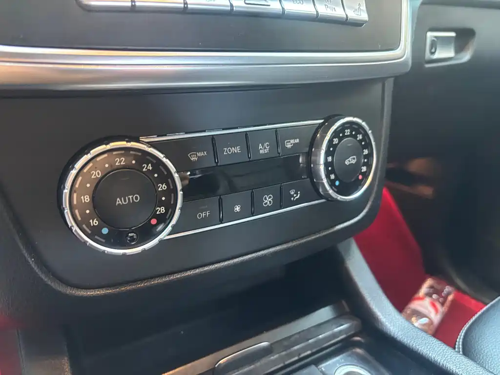 Mercedes-Benz M-Class — миниатюра 8