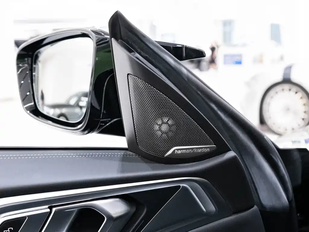 BMW M4 — миниатюра 10