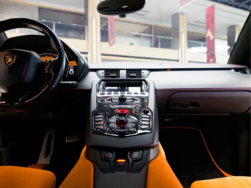 Lamborghini Aventador — миниатюра 10
