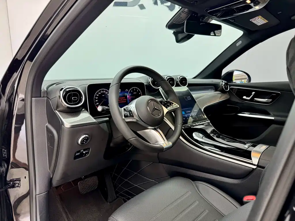 Mercedes-Benz GLC 2024 GLC 260 L 4MATIC 5 мест