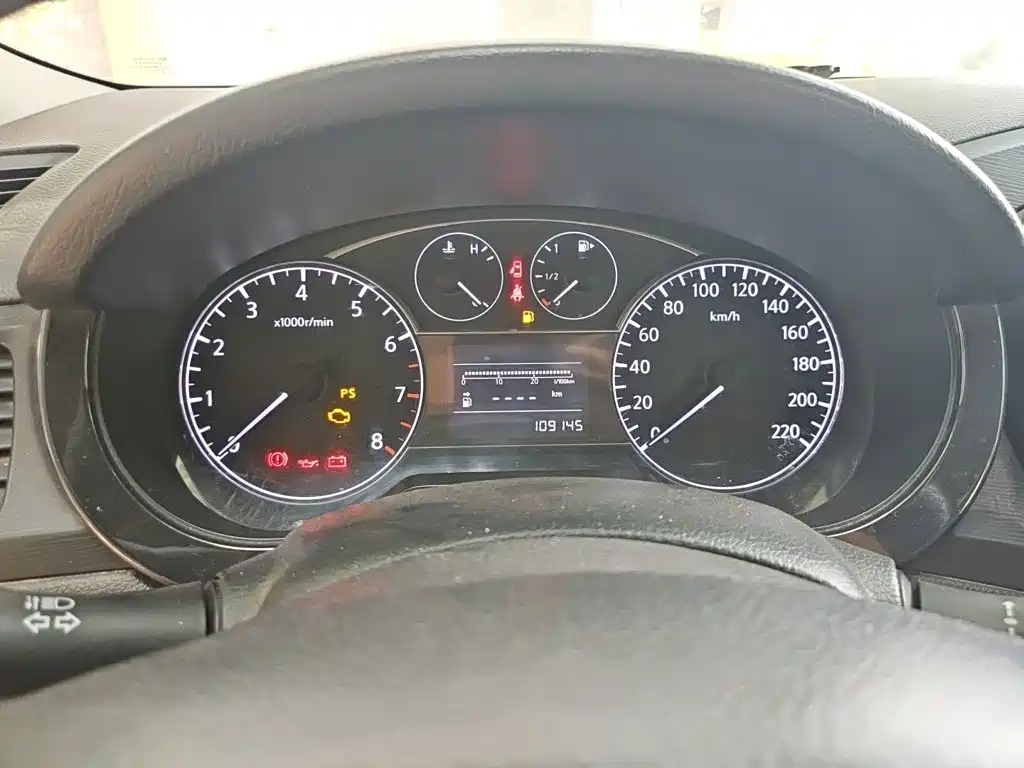 Nissan Tiida — миниатюра 7