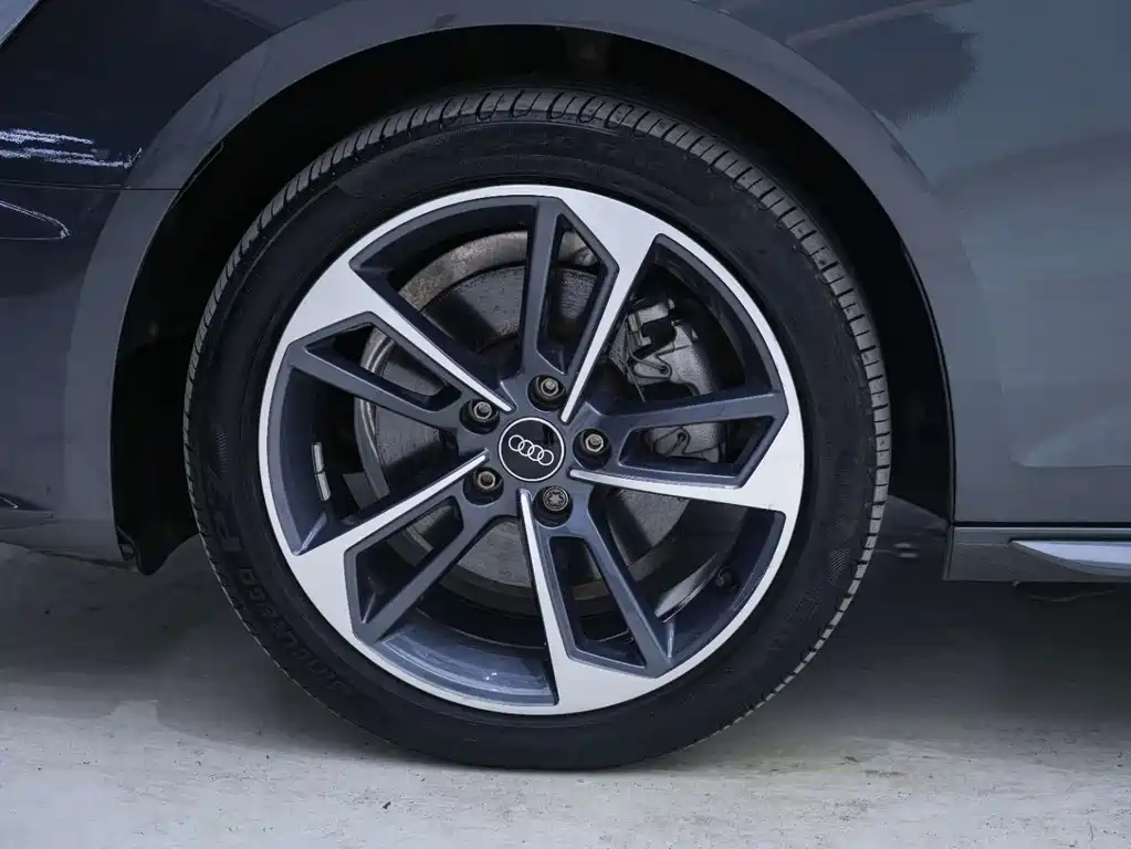 Audi A4L — миниатюра 10