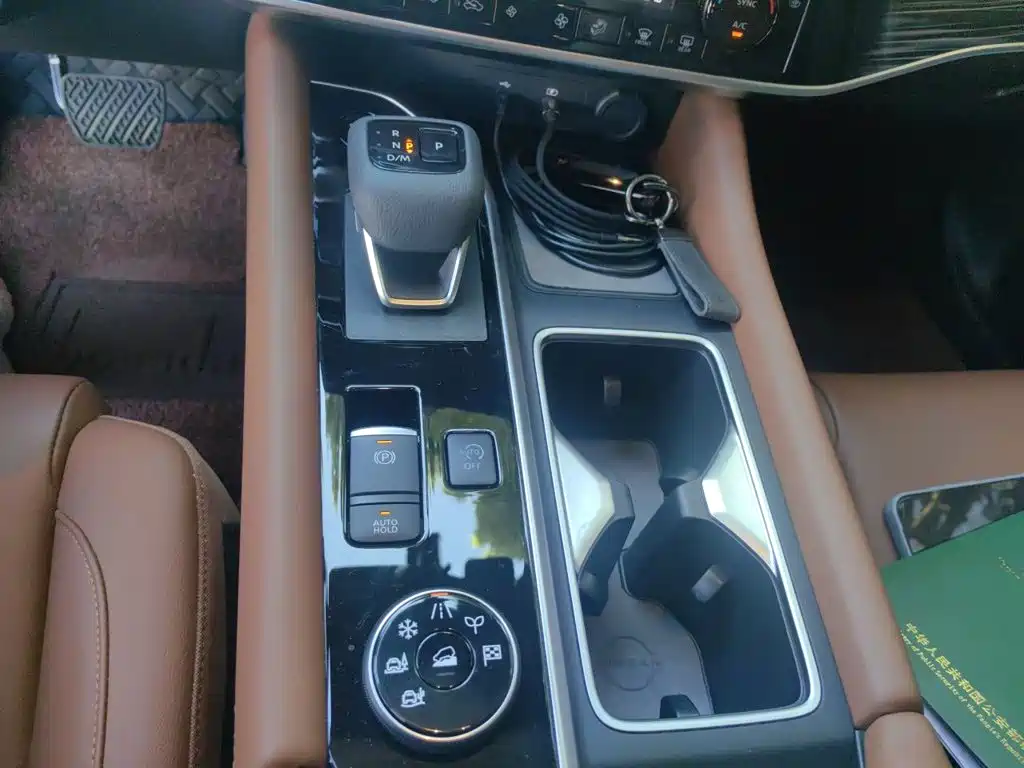 Nissan Teramont — миниатюра 7