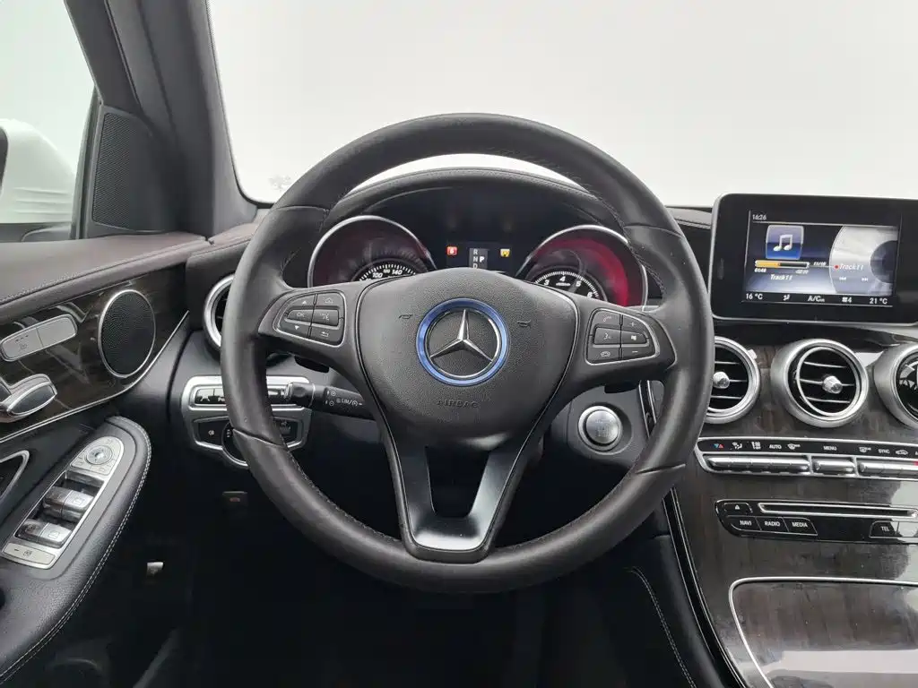 Mercedes-Benz GLC — миниатюра 11