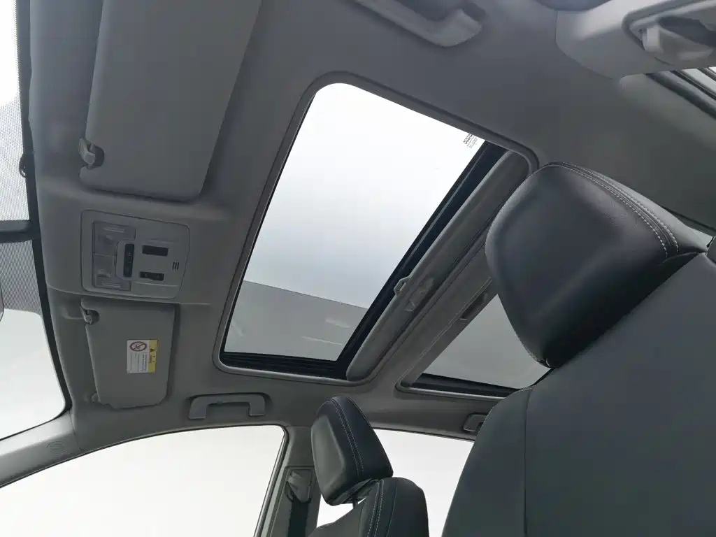 Toyota RAV4 — миниатюра 14