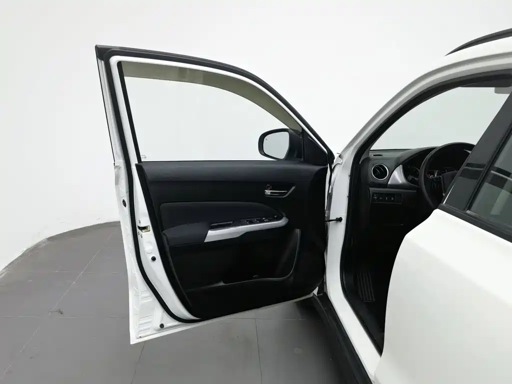 Suzuki Vitara — миниатюра 8