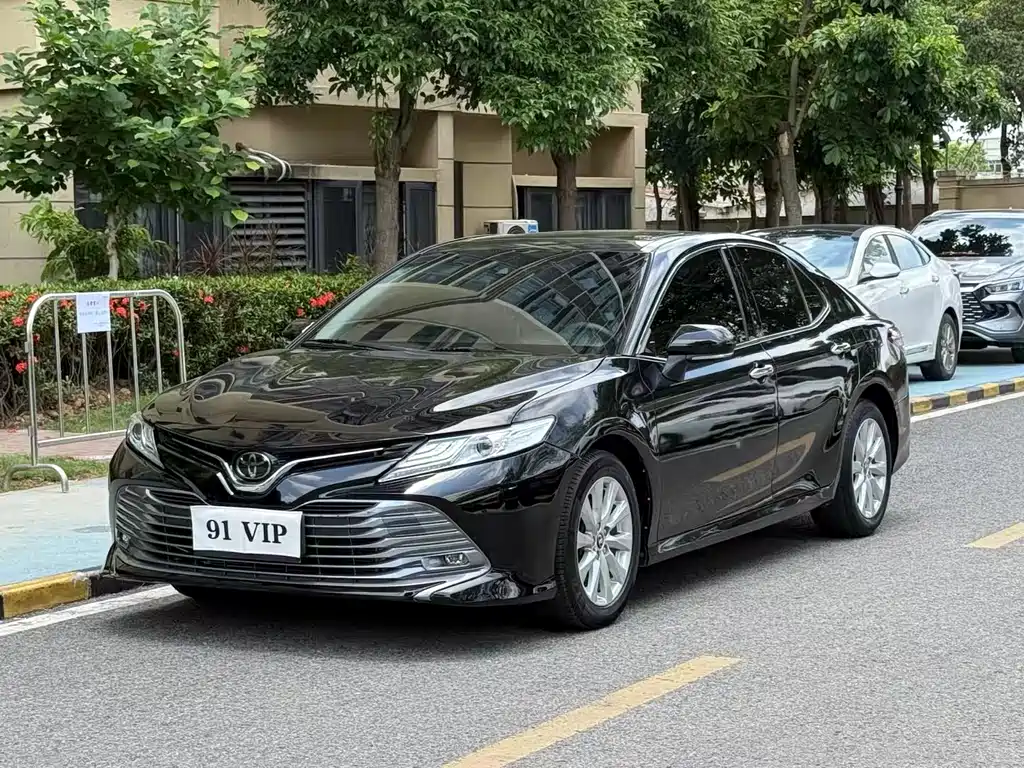 Купить Toyota Camry