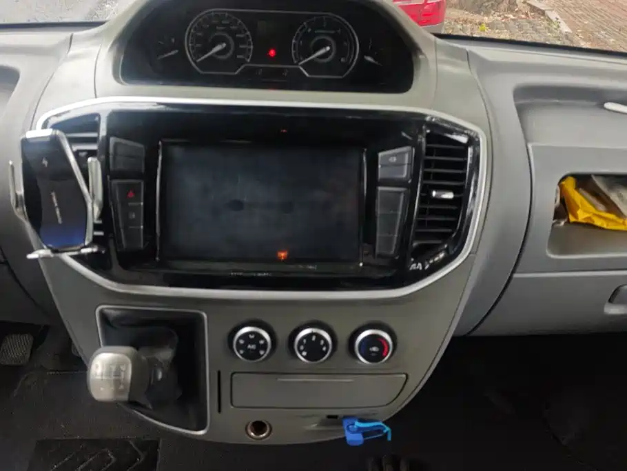 MAXUS V80 — миниатюра 13