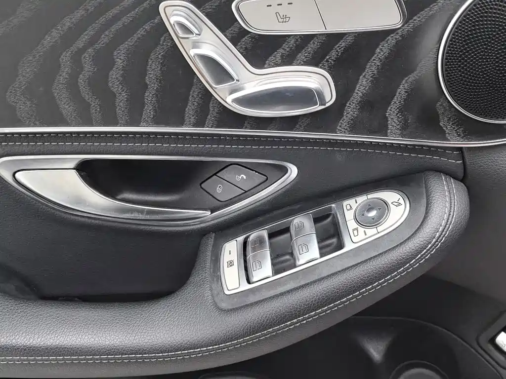 Mercedes-Benz C-Class — миниатюра 9