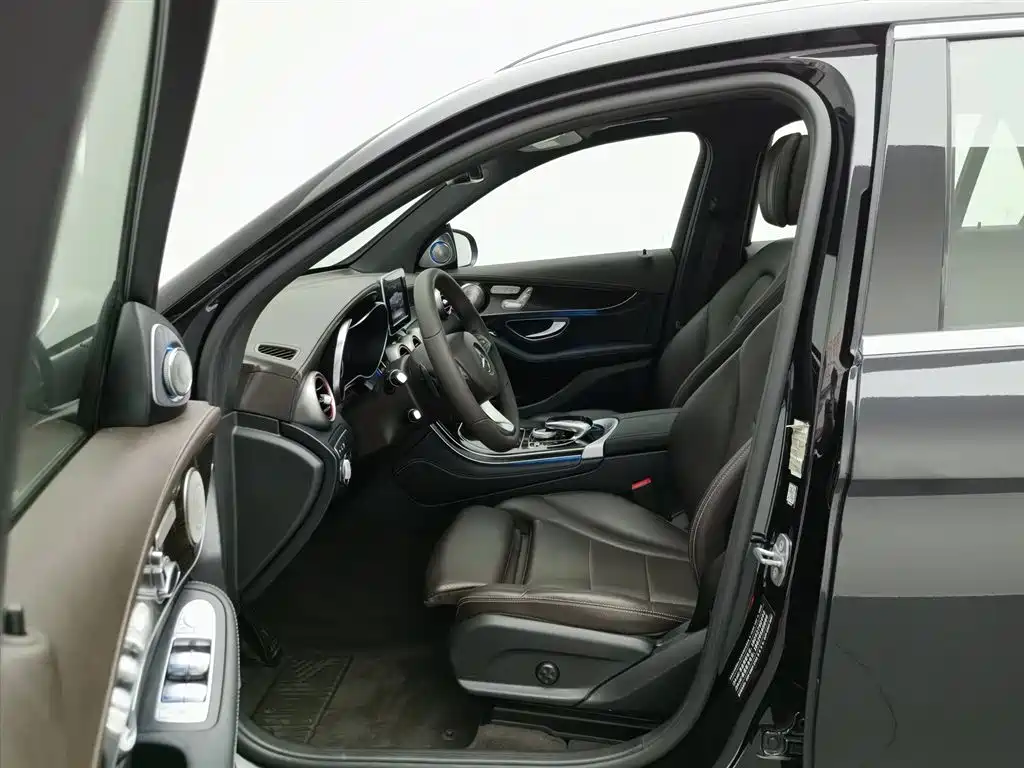 Mercedes-Benz GLC 2018 GLC 260 4MATIC Luxury