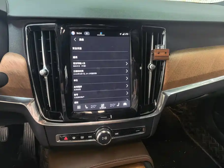 Volvo S90 — миниатюра 13