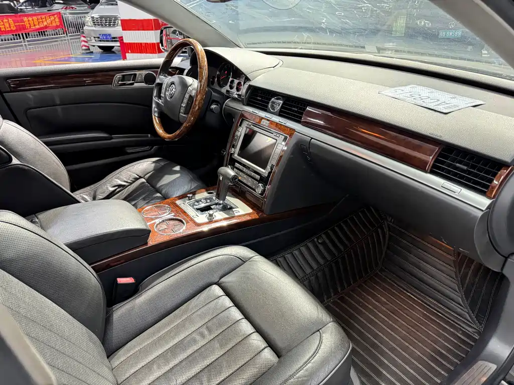 Volkswagen Phaeton — миниатюра 15