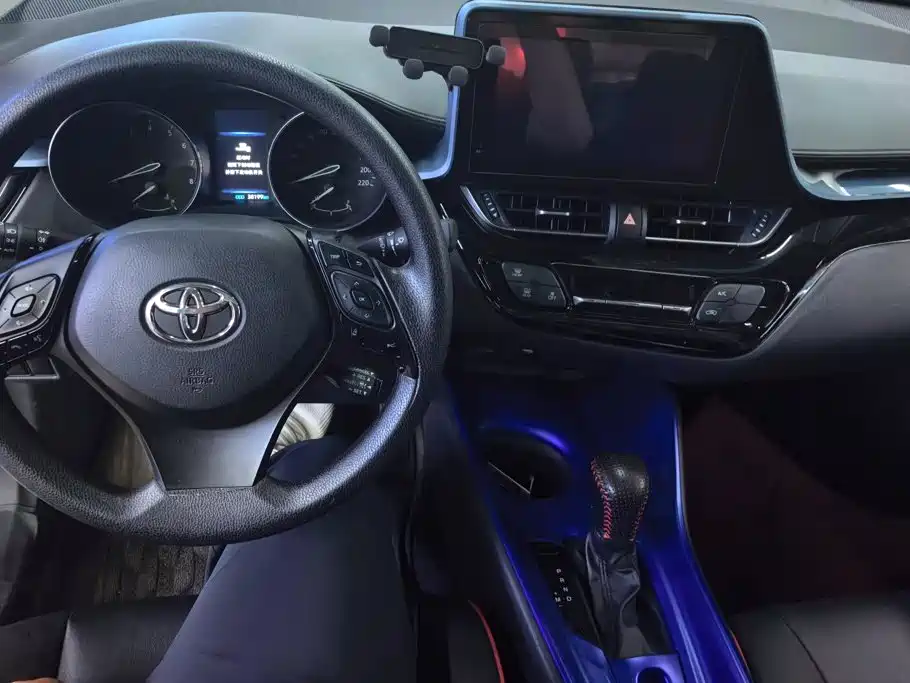 Toyota IZOA — миниатюра 12