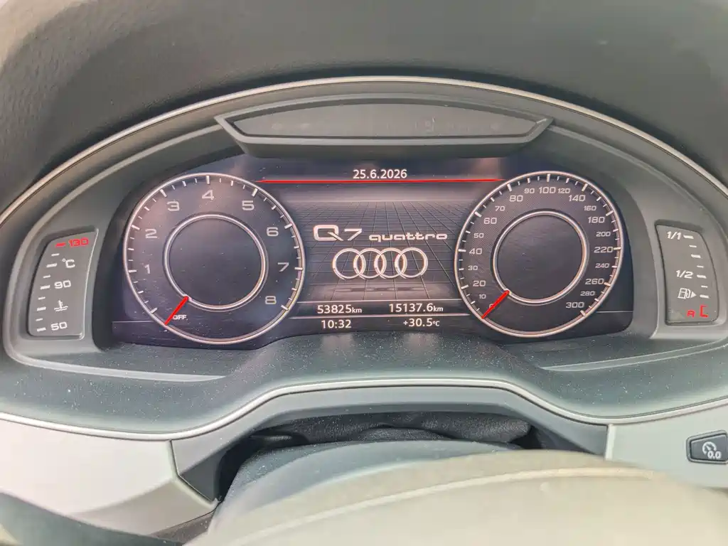Audi Q7 — миниатюра 5