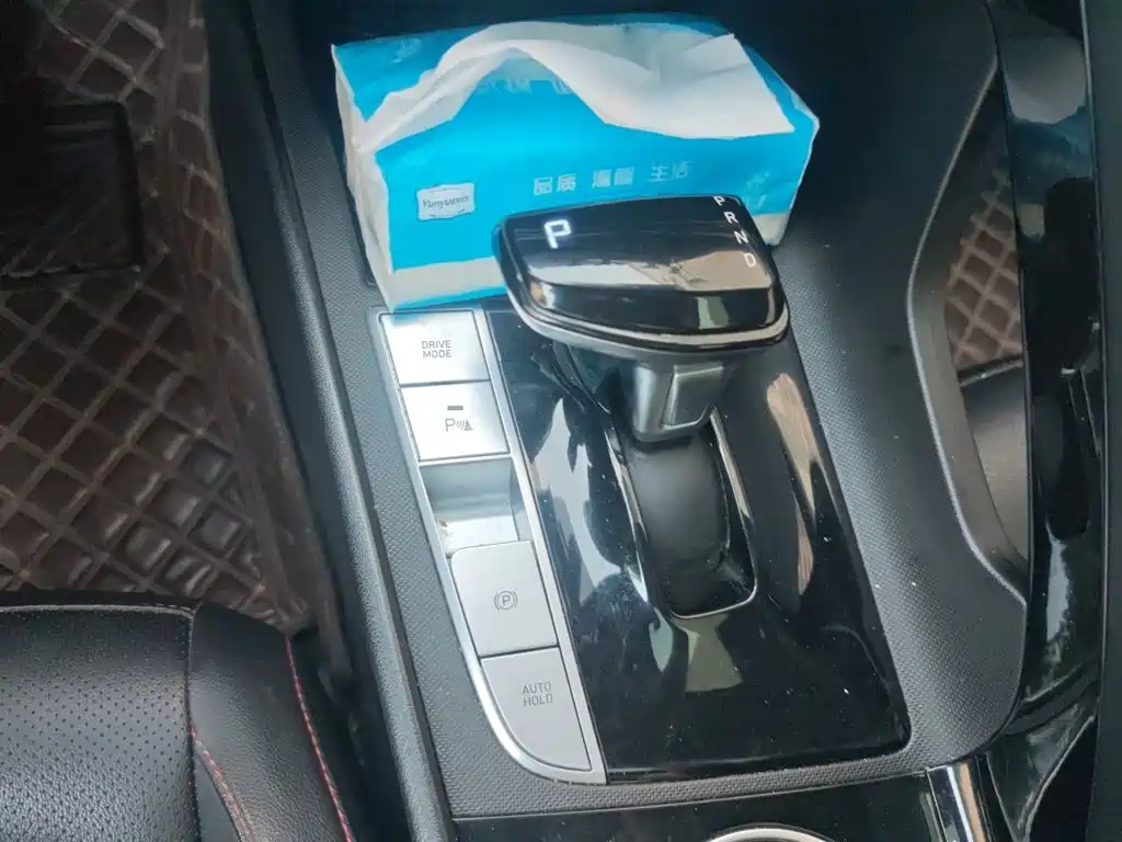 Hyundai Elantra — миниатюра 10