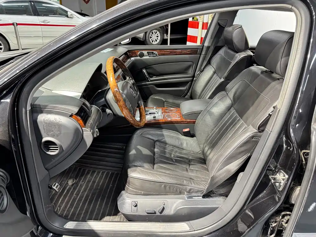 Volkswagen Phaeton — миниатюра 14