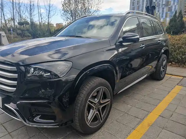 MERCEDES-BENZ GLS 2023
