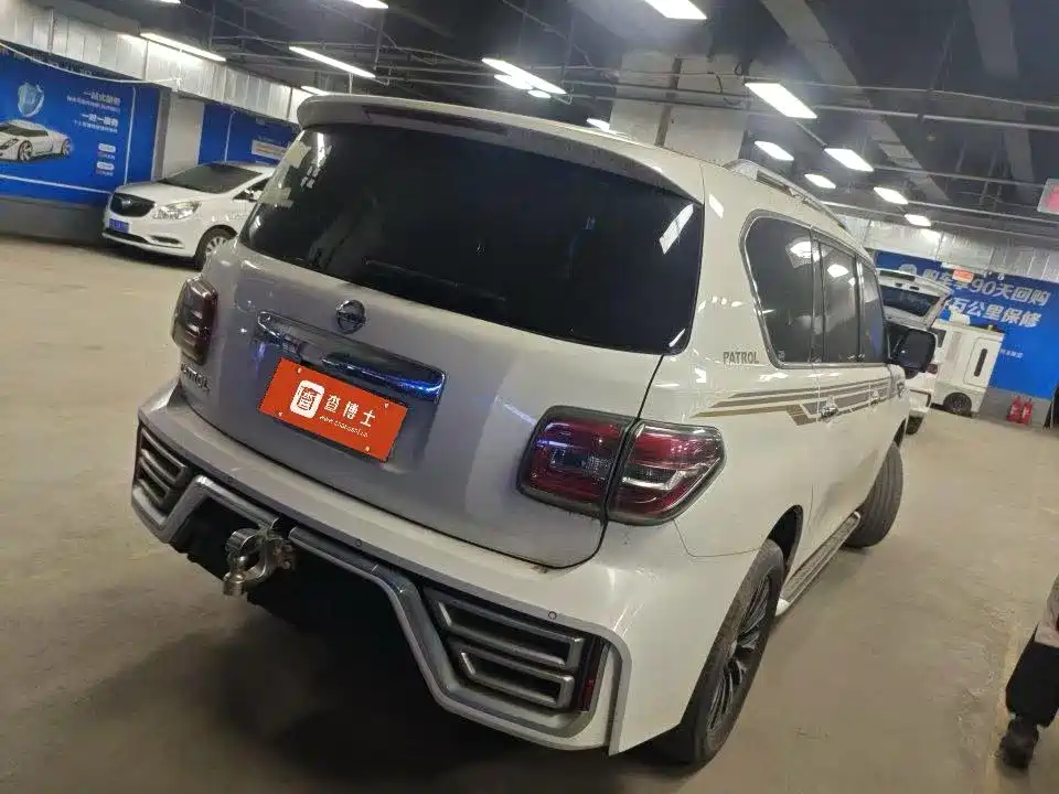 Nissan Patrol — миниатюра 7