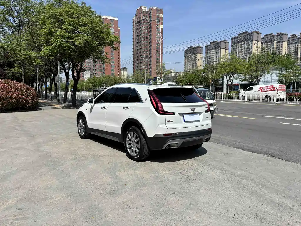 Cadillac XT4 2021 28T Lead