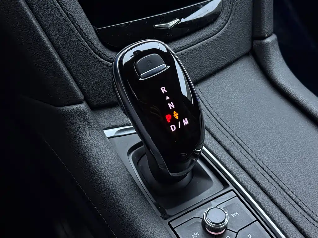 Cadillac XT6 — миниатюра 9