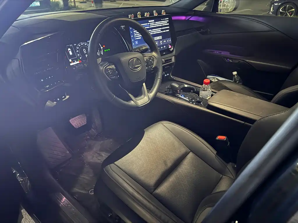Lexus RX — миниатюра 9