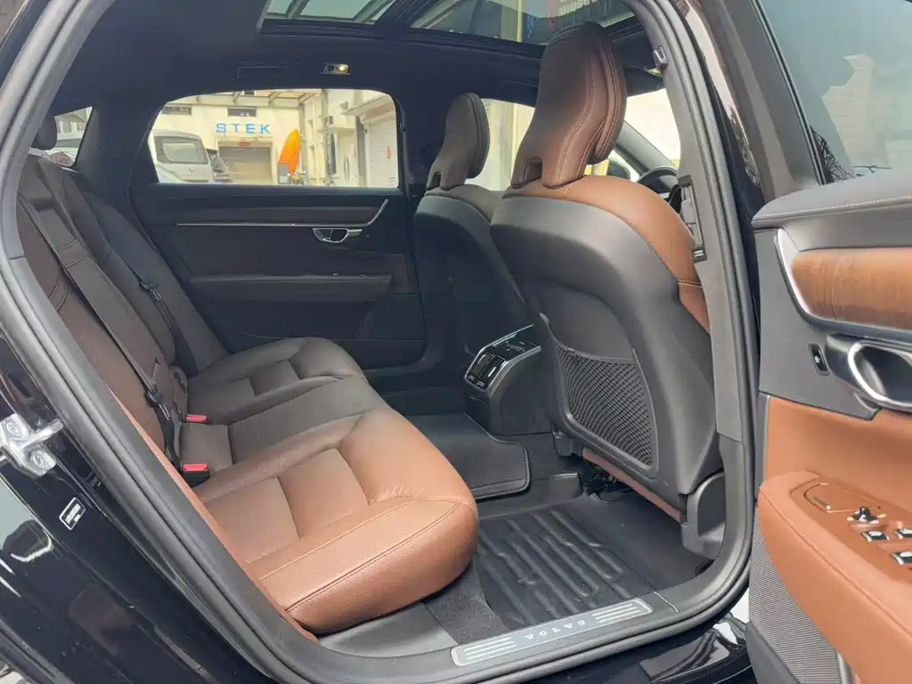 Volvo S90 — миниатюра 10