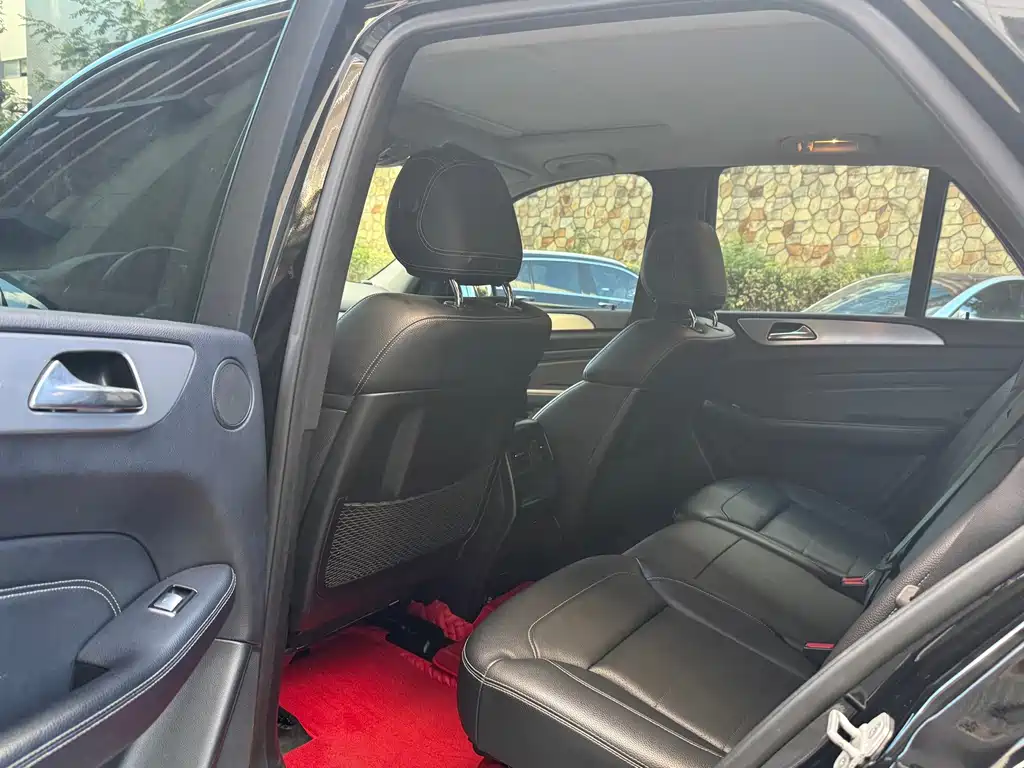 Mercedes-Benz M-Class — миниатюра 4