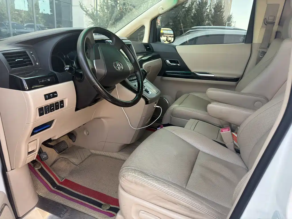 Toyota Alphard 2013 2.4L