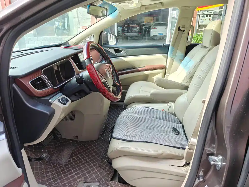 Buick GL8 — миниатюра 4