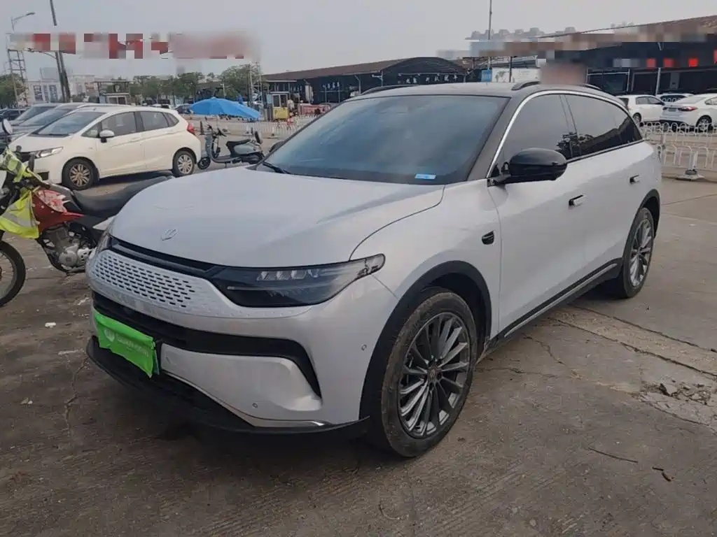 Leapmotor Leapmotor C11 — миниатюра 2