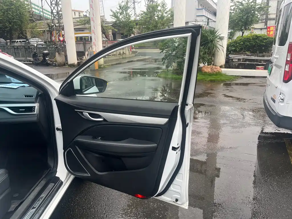 Geely Emgrand — миниатюра 20