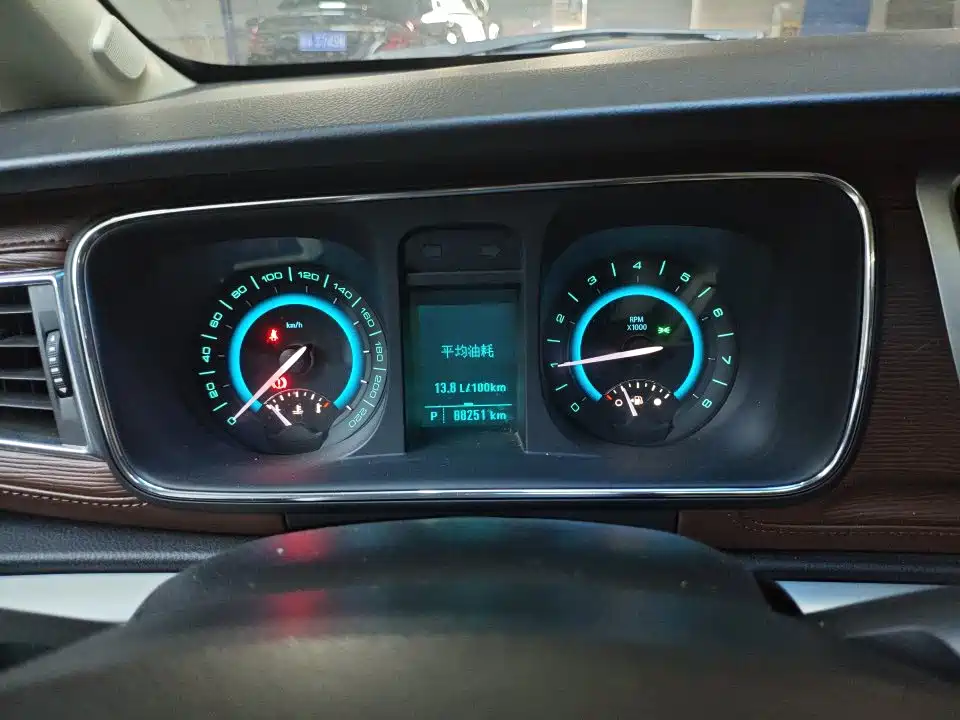 Buick GL8 — миниатюра 3