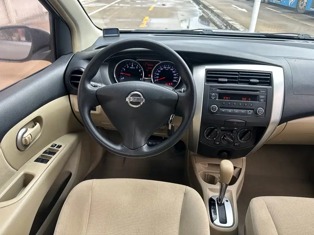 Nissan Livina — миниатюра 15