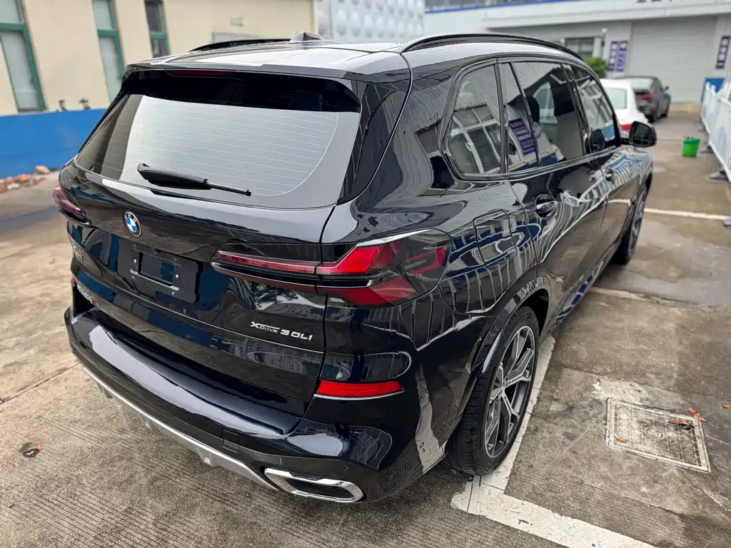 BMW X5 2023 xDrive 30Li Premium M Sport