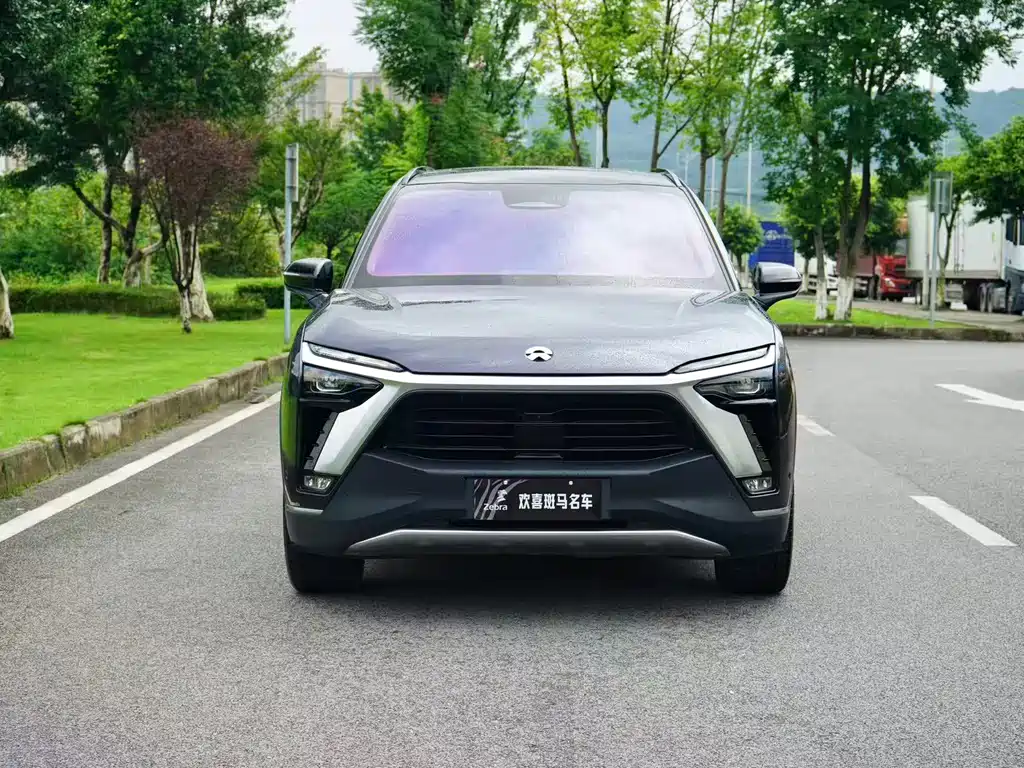 NIO ES8 2020 415KM мест
