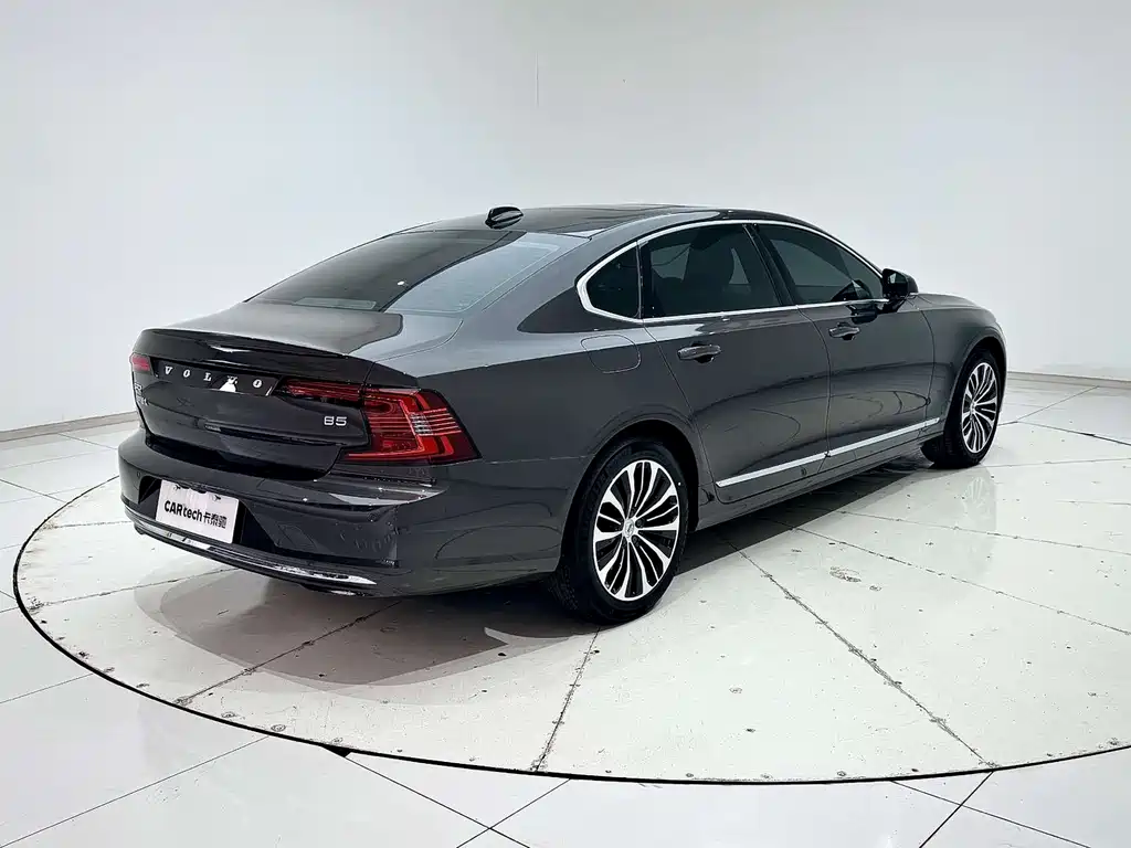 Volvo S90 2024 B5 Luxury